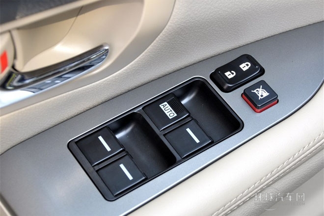 2013款 勁悅版 2.0L 手動(dòng)尊貴型