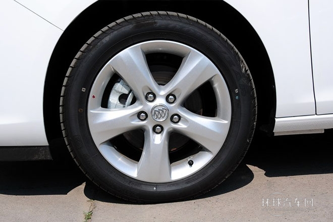 2013款 1.6T 自動 時(shí)尚運(yùn)動型