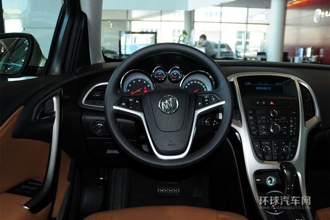 2013款 1.8L 自動(dòng) 時(shí)尚型