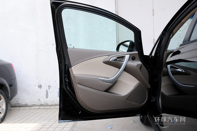 2013款 1.6L 手動 舒適版