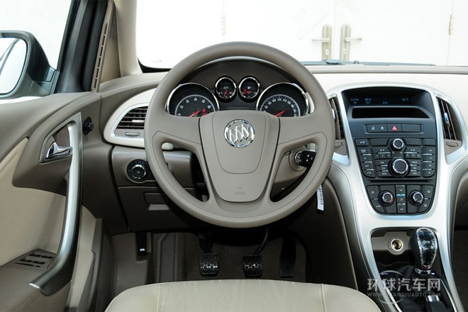 2013款 1.6L 手動 舒適版