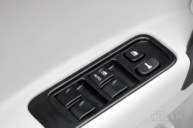 2014款 1.5L 手動(dòng)豪華型