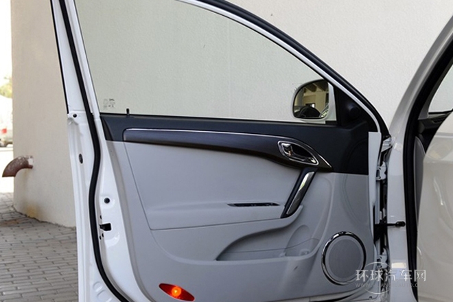 2014款 1.5L 手動(dòng)尊逸型