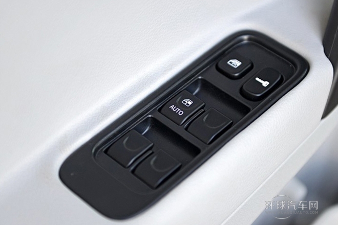 2014款 1.5L 手動尊逸型