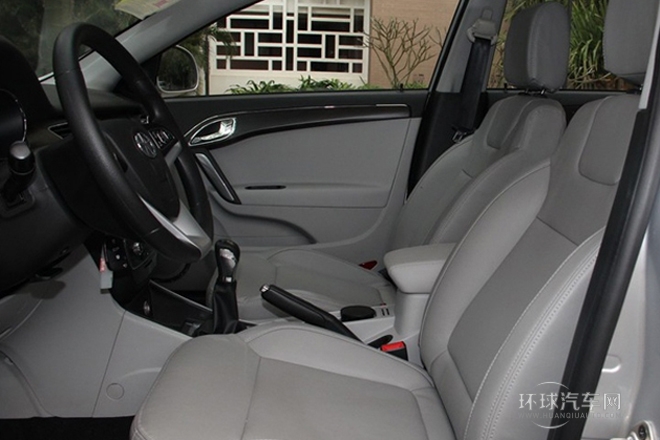 2014款 1.8L 自動尊逸型