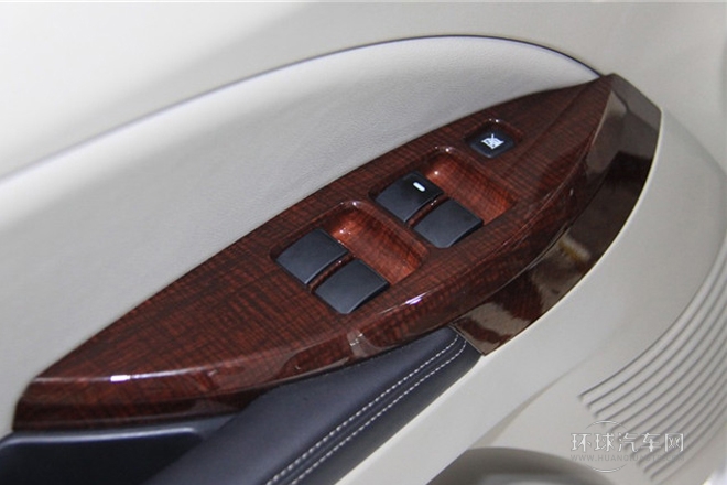 2009款 2.4 七座豪華版