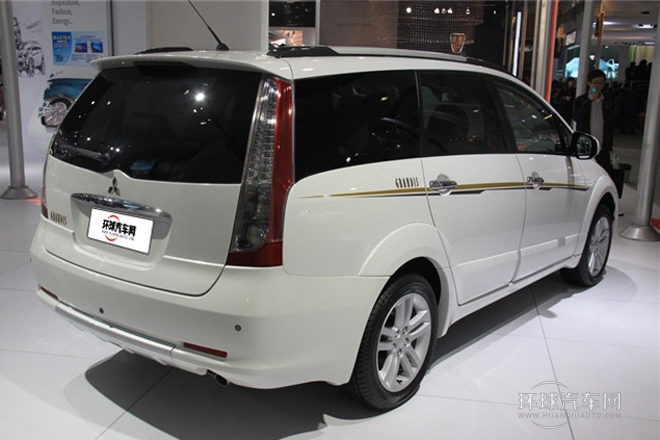 2009款 2.4 七座豪華版