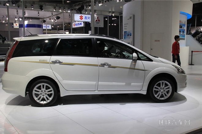 2009款 2.4 七座豪華版