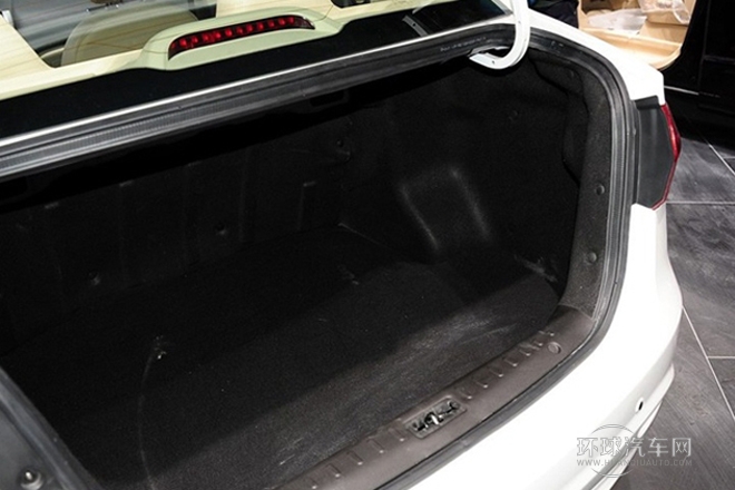 2013款 1.5L 手動(dòng)尊貴型