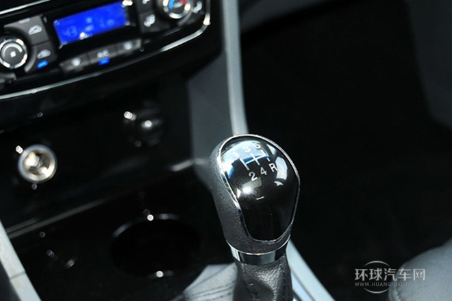 2013款 1.5L MT豪華型