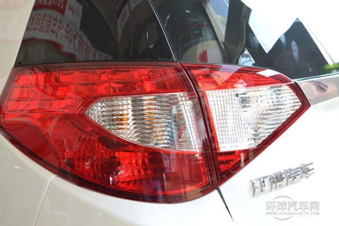 2013款 1.8L AT豪華型