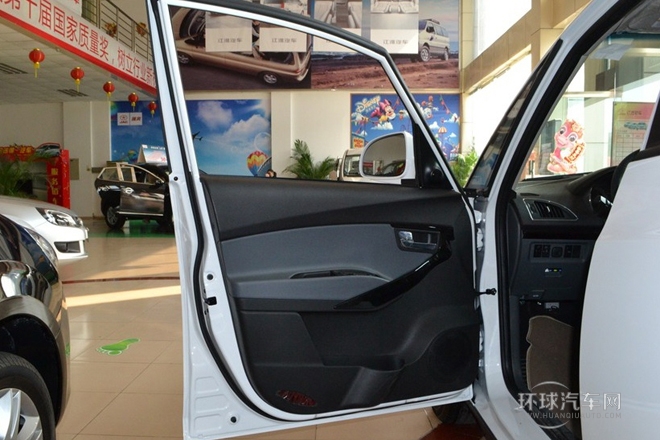 2013款 1.8L AT豪華型