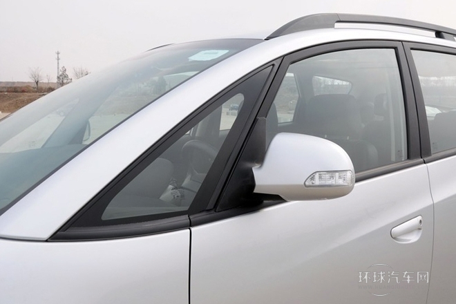 2013款 1.8L MT豪華型