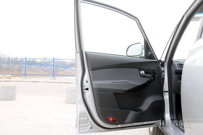 2013款 1.8L MT豪華型