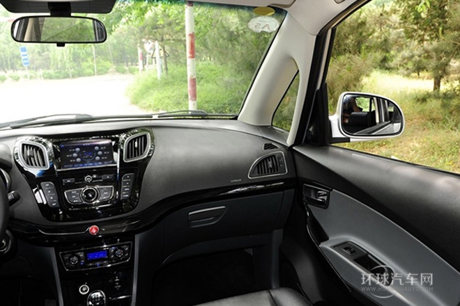 2013款 1.8L MT尊貴型