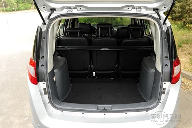 2013款 1.8L MT尊貴型