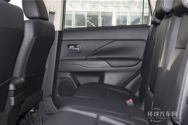 2013款 2.0L 兩驅運動導航版 5座