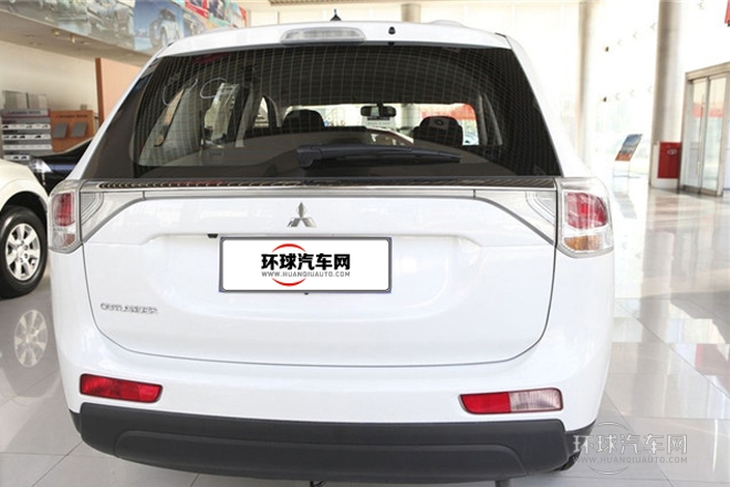2013款 2.0L 兩驅(qū)運(yùn)動(dòng)導(dǎo)航版 5座