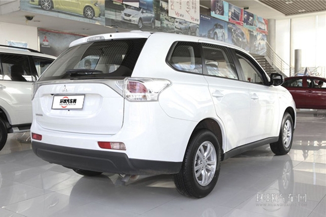 2013款 2.0L 兩驅運動導航版 5座