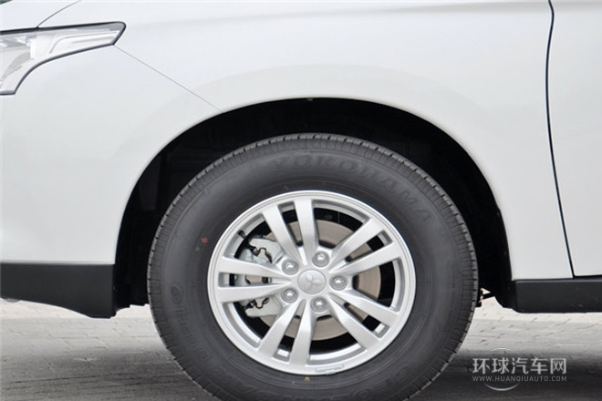 2013款 2.0L 四驅(qū)都市導(dǎo)航版 5座