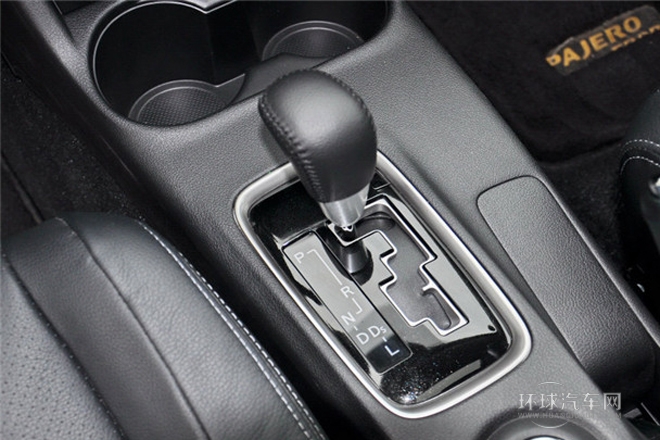 2013款 2.0L 四驅都市導航版 5座