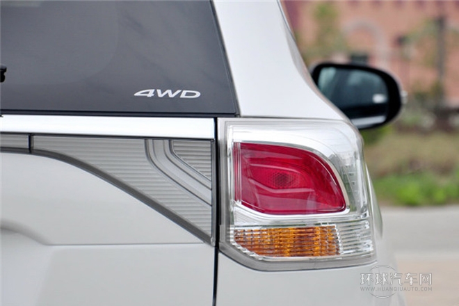 2013款 2.0L 四驅都市導航版 5座