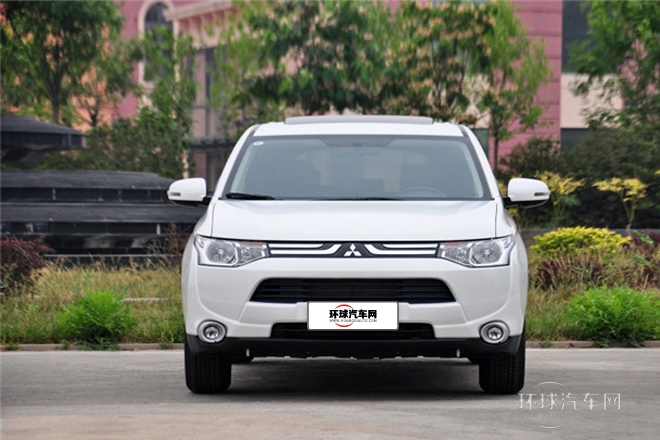 2013款 2.0L 四驅(qū)都市導(dǎo)航版 5座