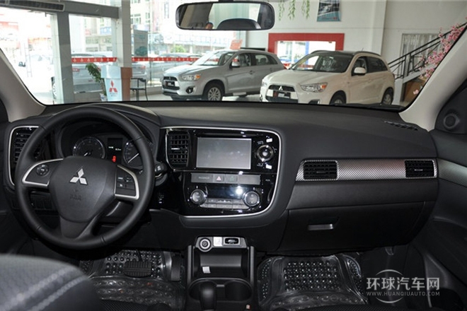 2013款 2.4L 四驅豪華導航版 5座