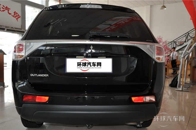 2013款 2.4L 四驅(qū)豪華導(dǎo)航版 5座