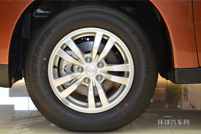 2013款 2.4L 四驅豪華導航版 7座