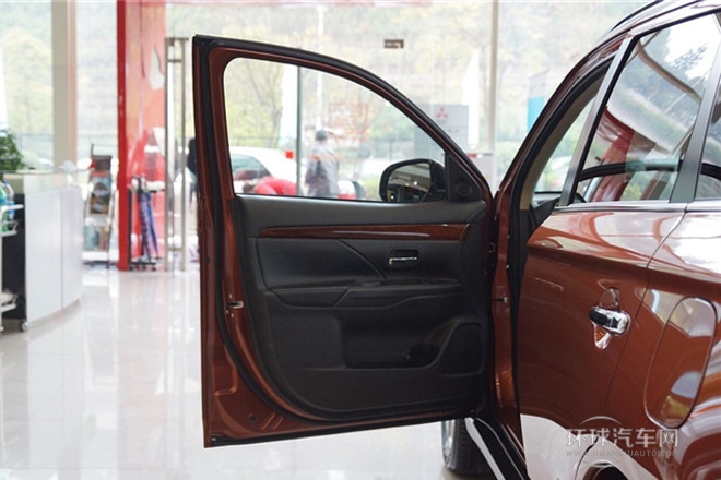 2013款 2.4L 四驅豪華導航版 7座