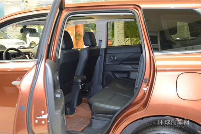 2013款 2.4L 四驅豪華導航版 7座