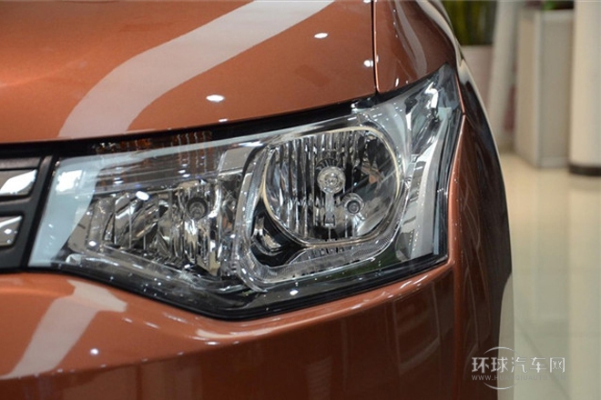 2013款 2.4L 四驅(qū)豪華導(dǎo)航版 7座