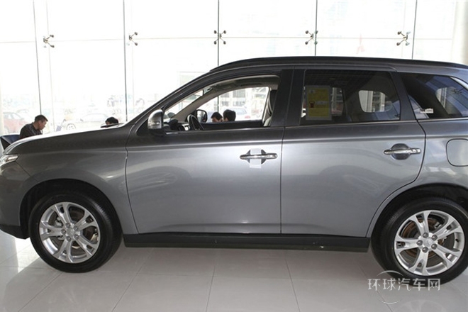 2013款 2.4L 四驅(qū)精英GT版 7座