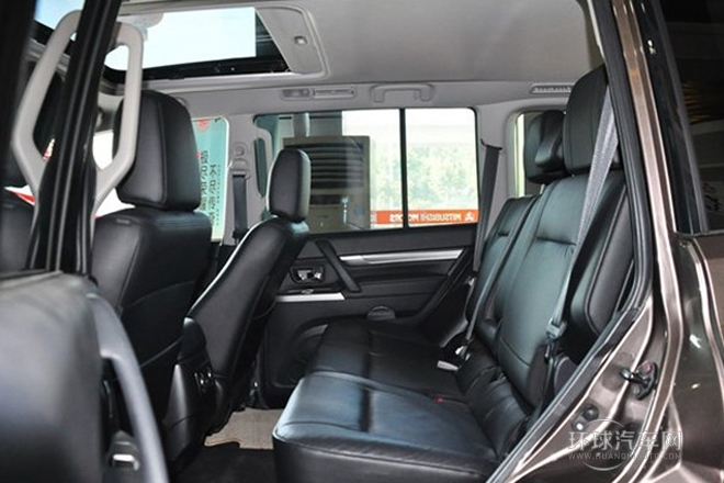 2012款 3.8L 三門炫酷版