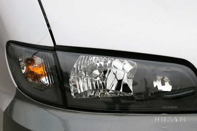 2011款 2.0L穿梭 汽油標準版