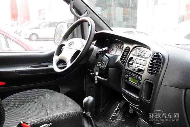 2011款 2.0L穿梭 汽油標準版