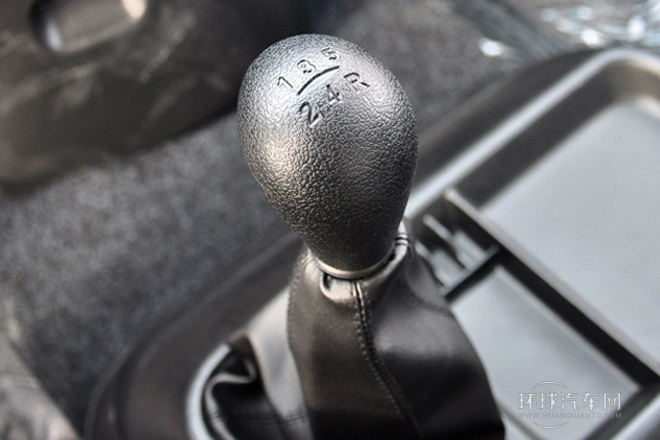 2011款 2.0L穿梭 汽油標準版