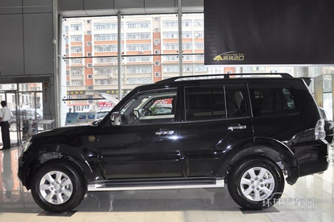 2012款 3.0L 豪華手動版