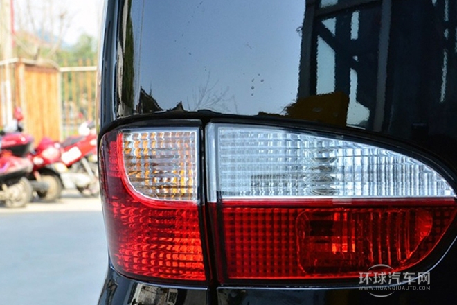 2011款 2.0L穿梭 汽油舒適版