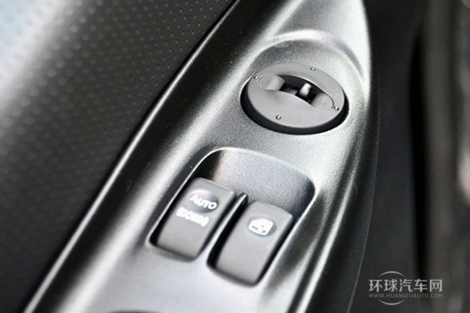 2011款 2.0L穿梭 汽油舒適版