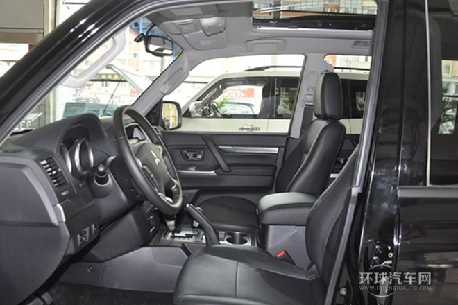 2012款 3.8L 尊貴版