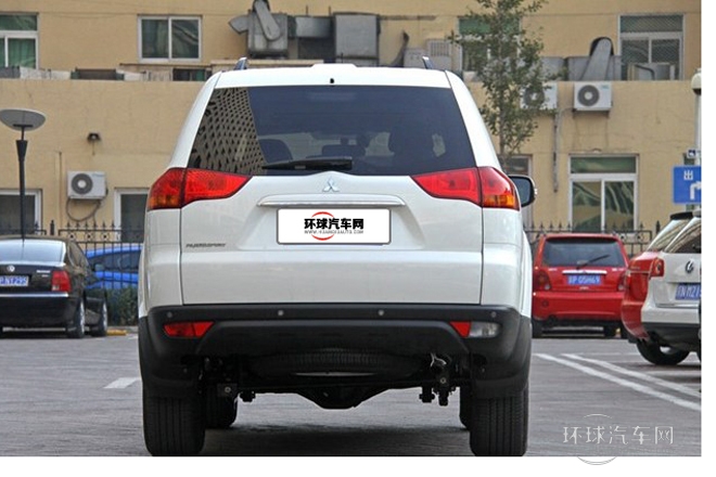 2011款 3.0L 運(yùn)動導(dǎo)航版