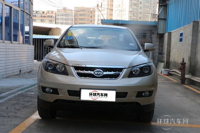 2013款 白金版 2.0L 手動豪華型