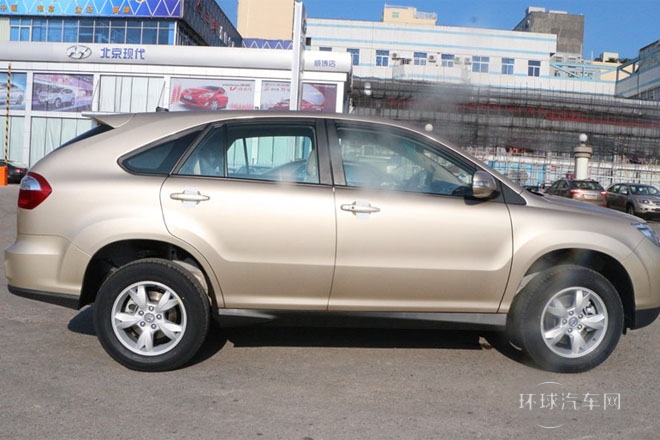 2013款 白金版 2.0L 手動豪華型