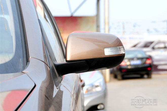 2013款 白金版 2.0L 手動尊貴型