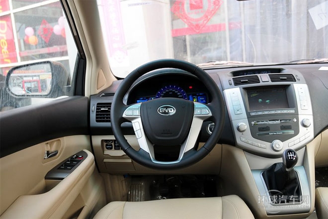 2013款 白金版 2.0L 手動尊貴型