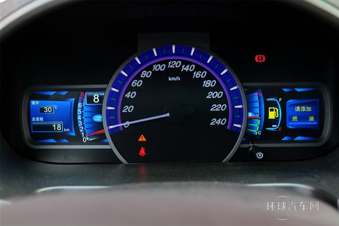 2013款 白金版 2.0L 手動尊貴型