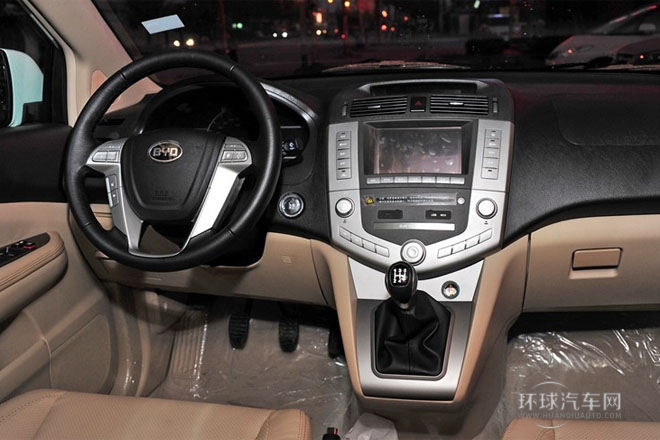 2013款 白金版 2.0L 手動(dòng)尊享型