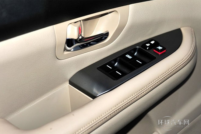 2013款 白金版 2.0L 手動尊享型